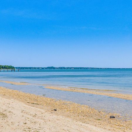 Distinctive Hamptons Home With Pool Near Bay, Ocean Hampton Bays Luaran gambar