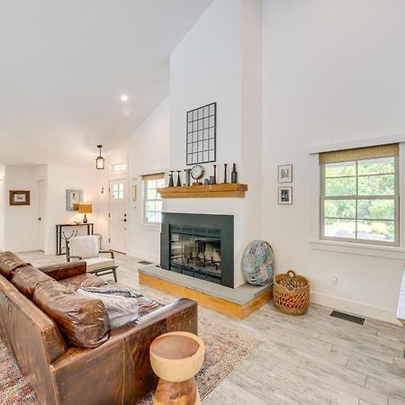 Distinctive Hamptons Home With Pool Near Bay, Ocean Hampton Bays Luaran gambar