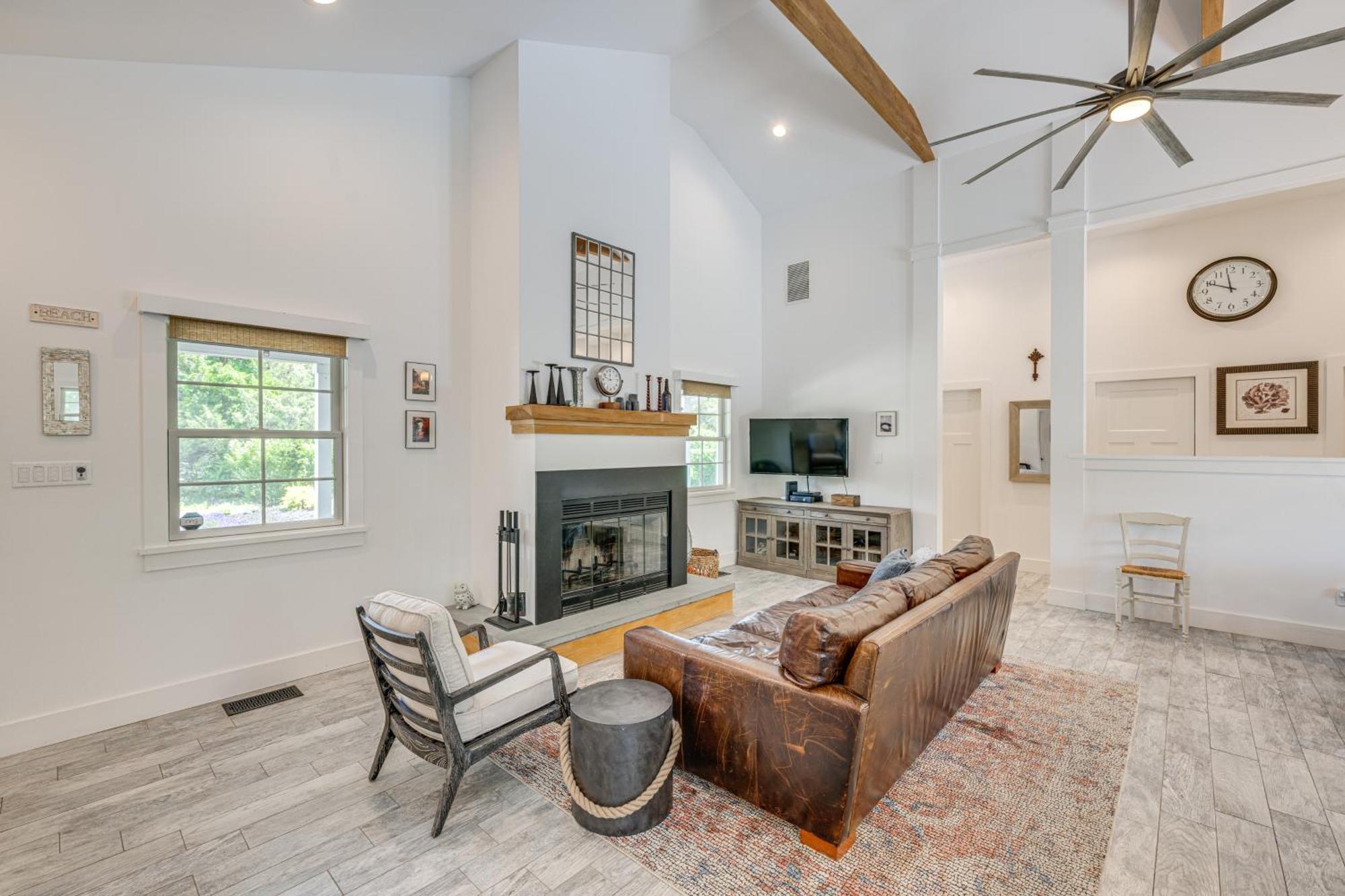 Distinctive Hamptons Home With Pool Near Bay, Ocean Hampton Bays Luaran gambar