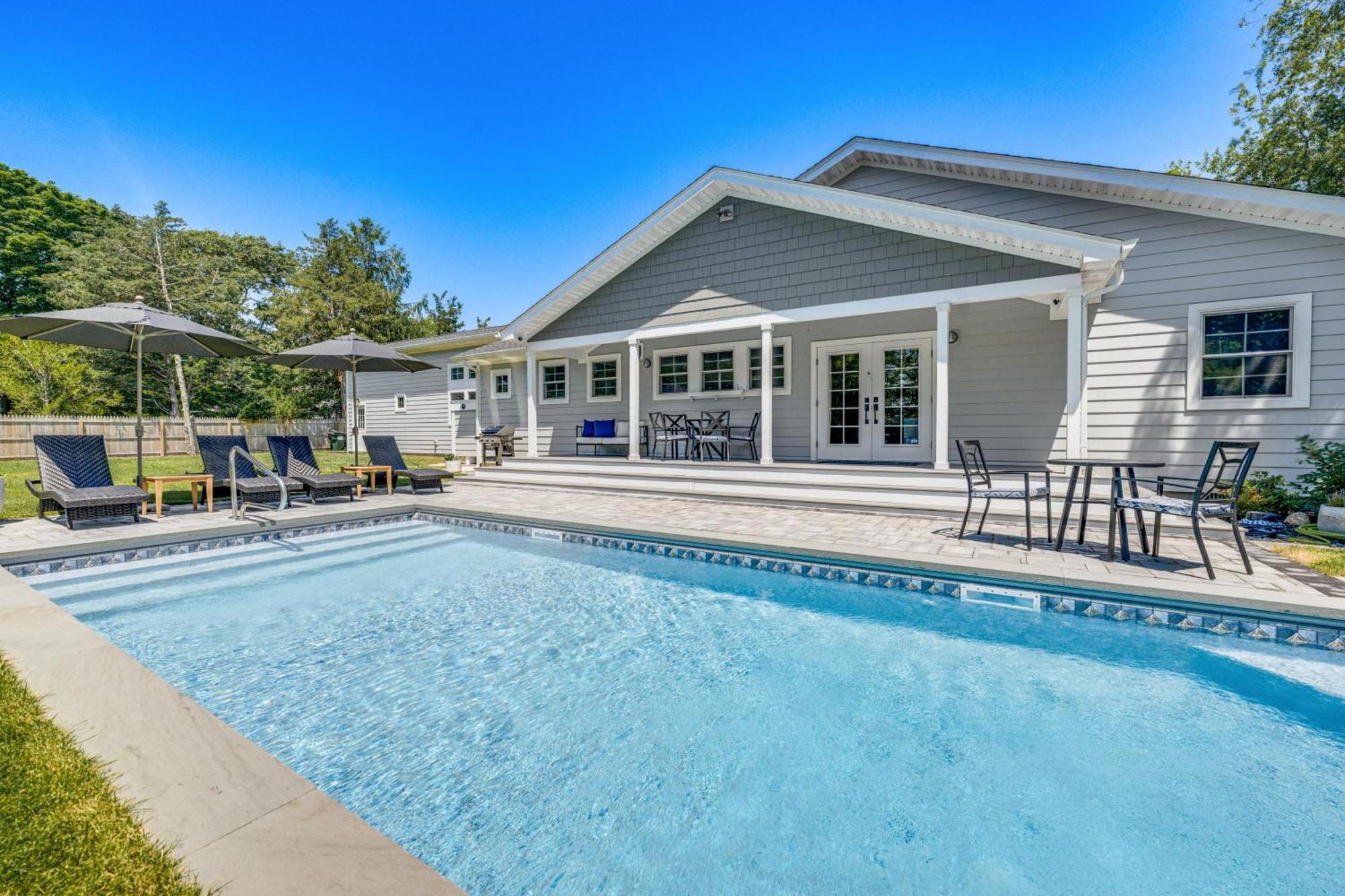 Distinctive Hamptons Home With Pool Near Bay, Ocean Hampton Bays Luaran gambar