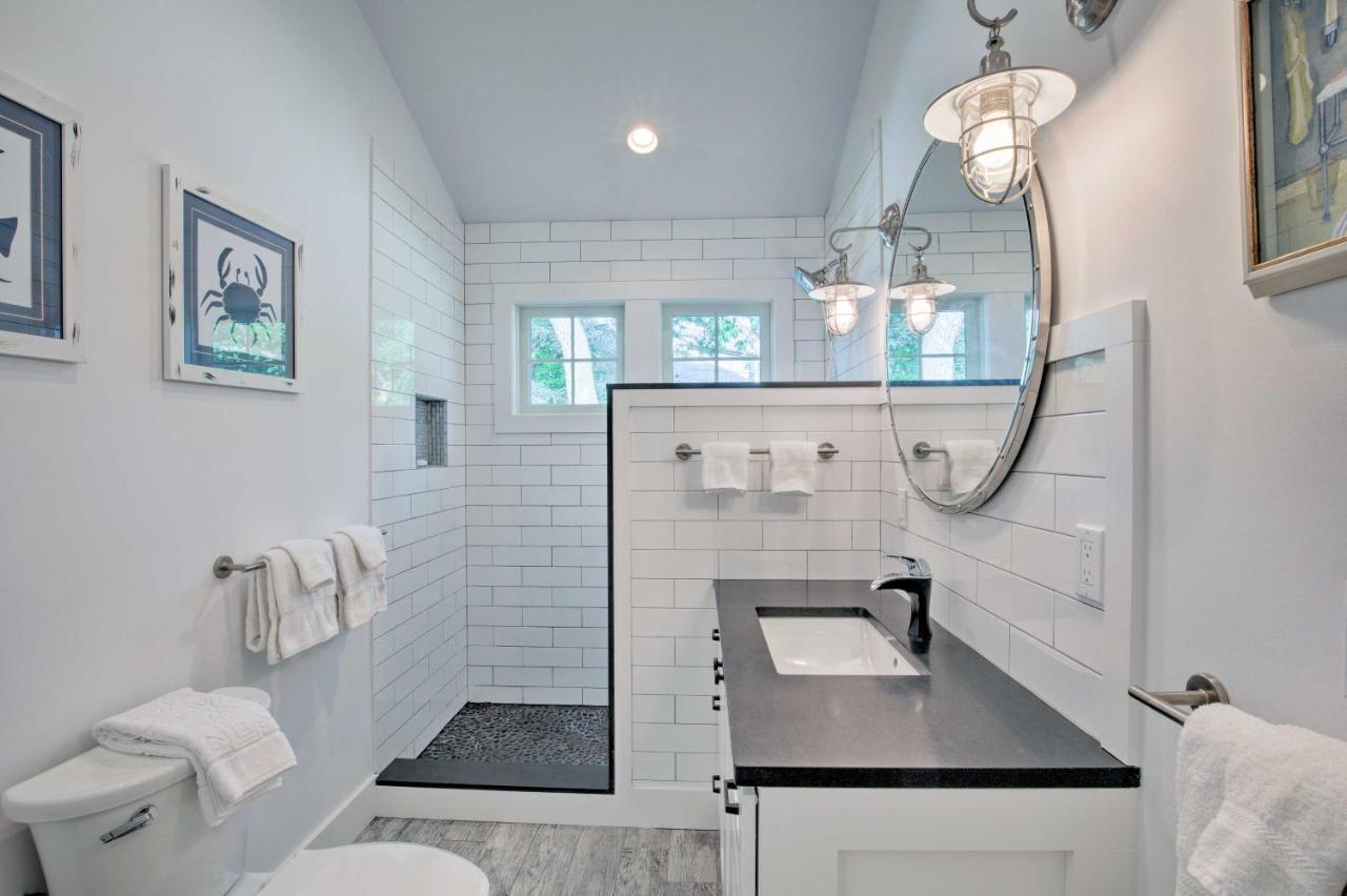Distinctive Hamptons Home With Pool Near Bay, Ocean Hampton Bays Luaran gambar